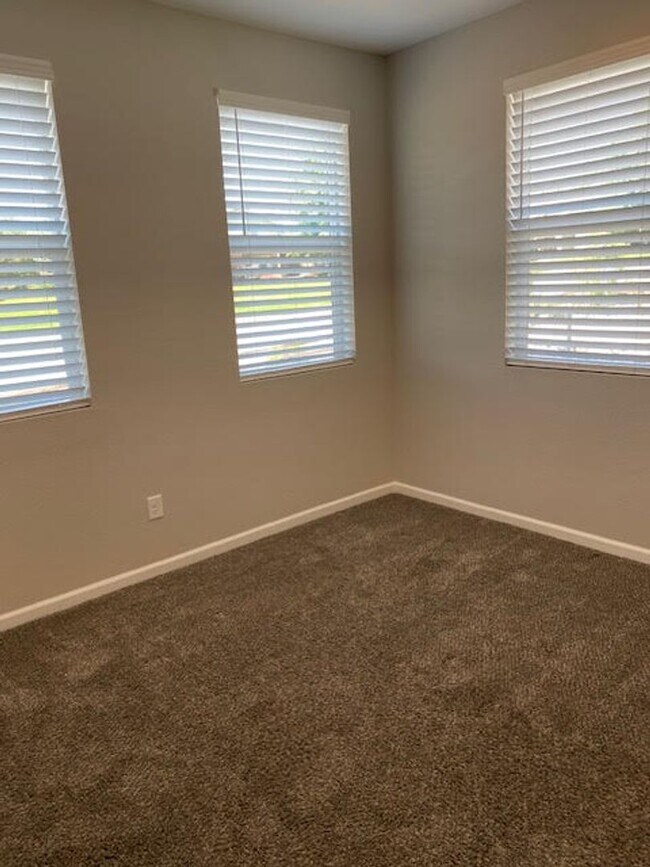 Building Photo - 2150 Santona Cir