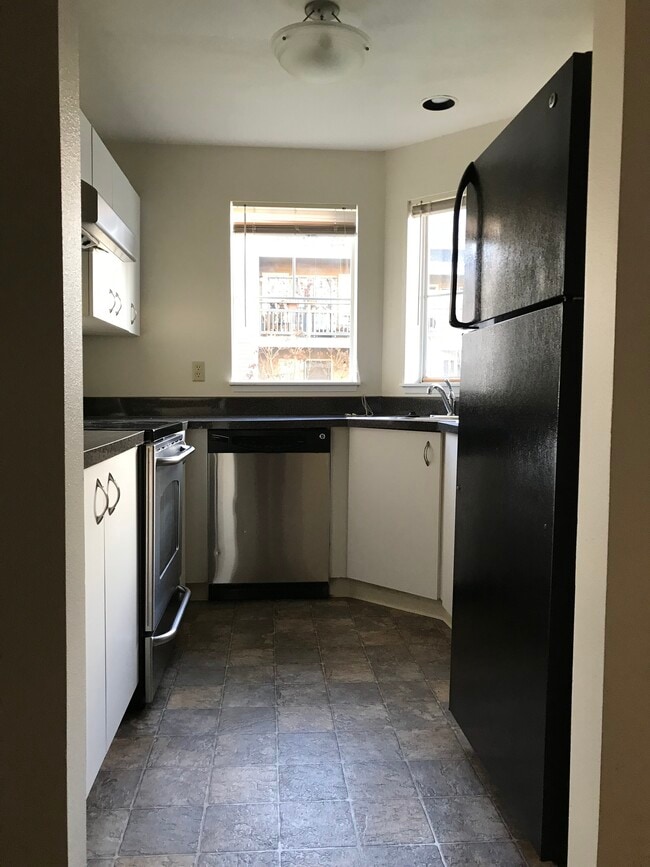 Building Photo - 5300 Harbour Pointe Blvd