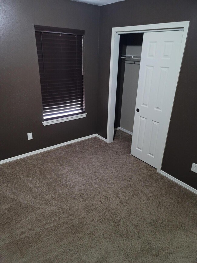 Building Photo - 4554 Northpointe Pl
