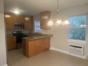 Building Photo - 301 Bluff Ave