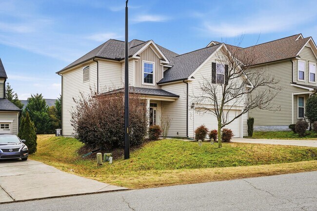 Building Photo - BEAUTIFUL single-Family home with $500 towards first month's rent- 2-Car Garage | Community Pool ...