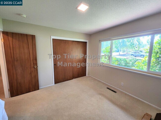 Building Photo - 171 Via Bonita