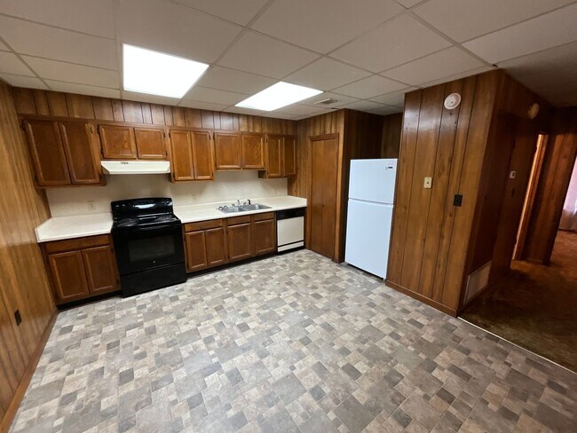 Building Photo - Rural 2/1 Apartment in Marianna with Well & Septic