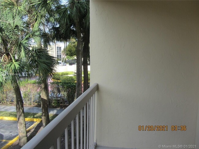 Building Photo - 8160 Geneva Ct