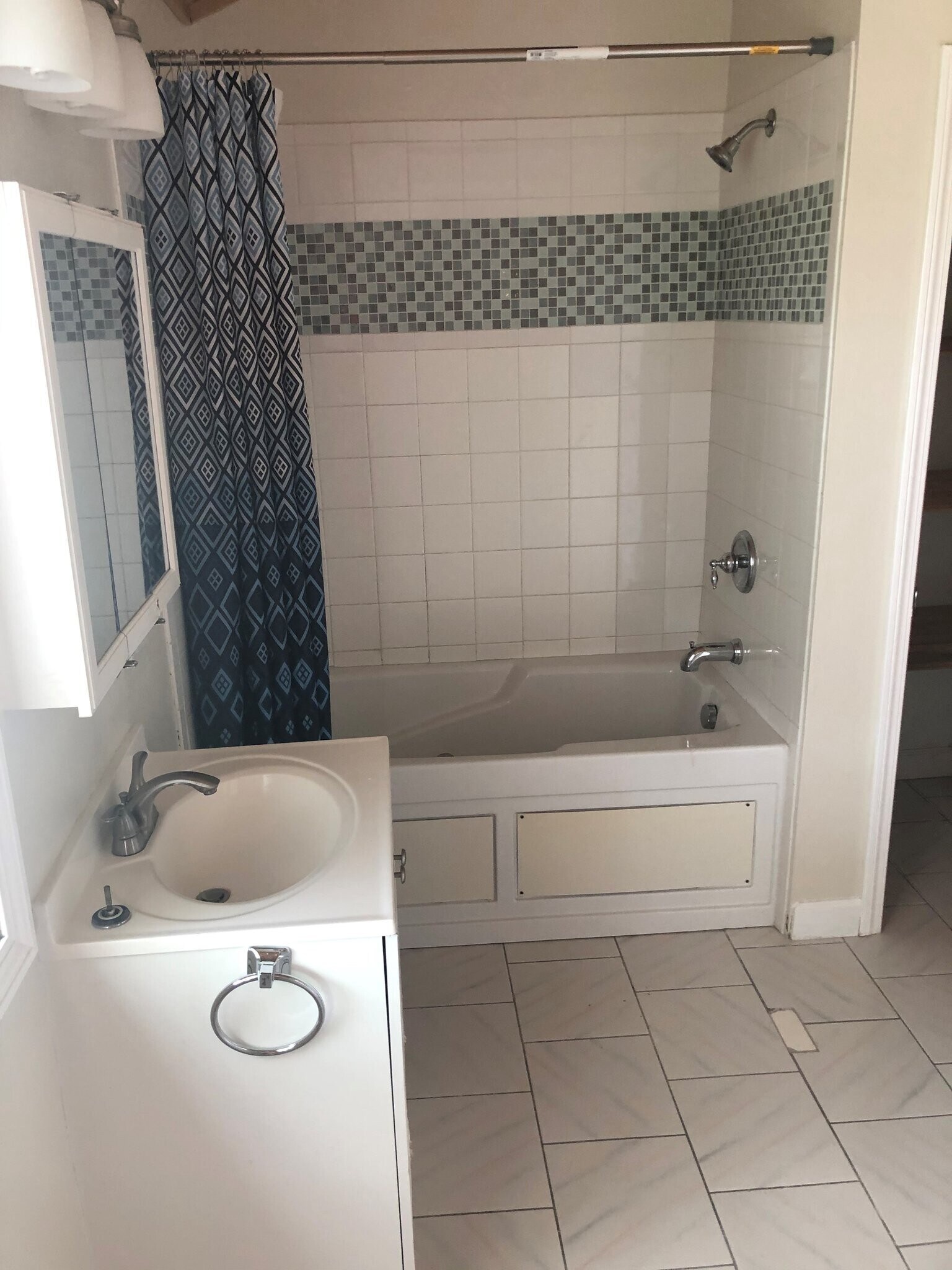 Building Photo - 311 Racebrook Rd