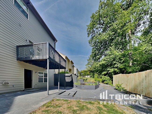 Building Photo - 1851 Stoney Chase Dr