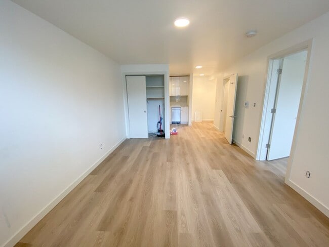 Interior Photo - Val Anne