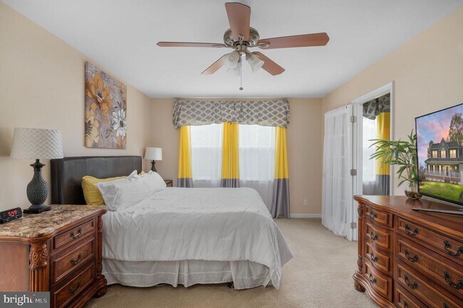 Building Photo - 15 Owen St