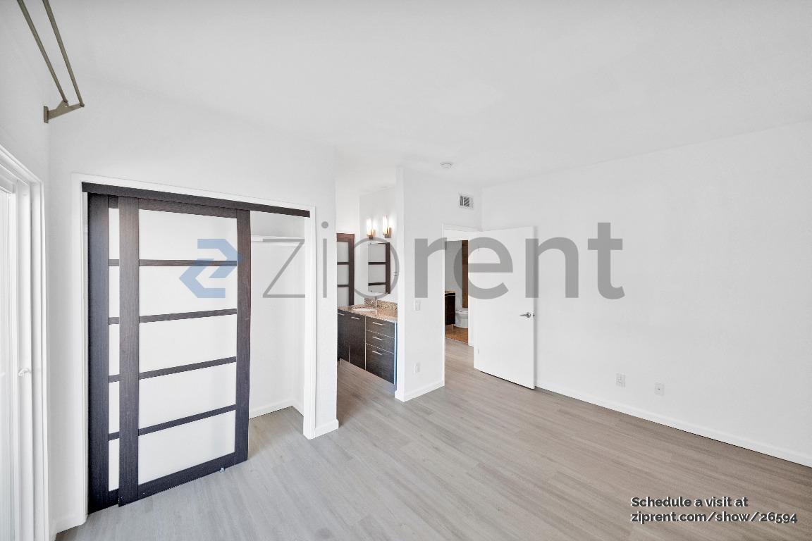 Building Photo - Unit 101