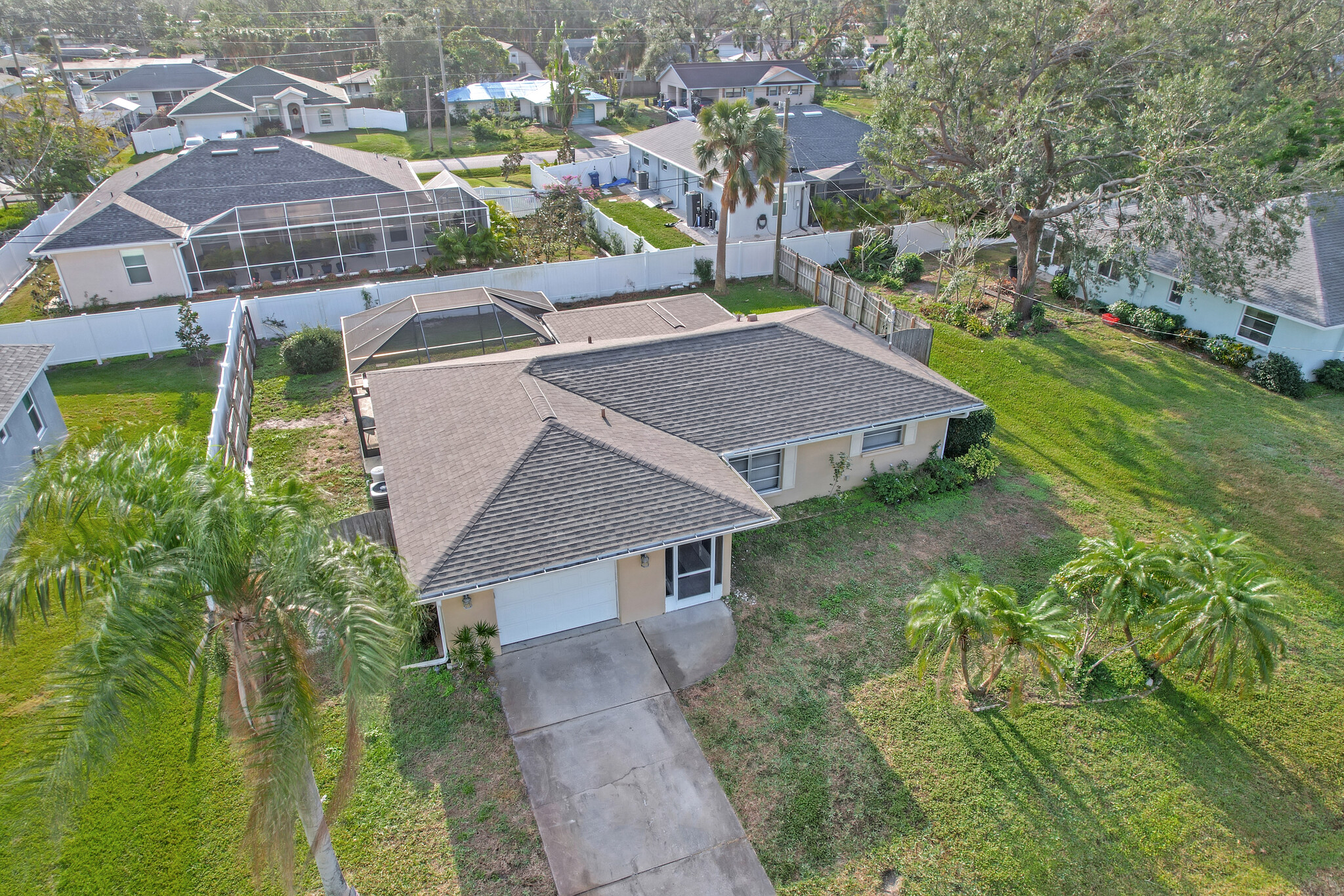 Building Photo - 561 Cabana Rd
