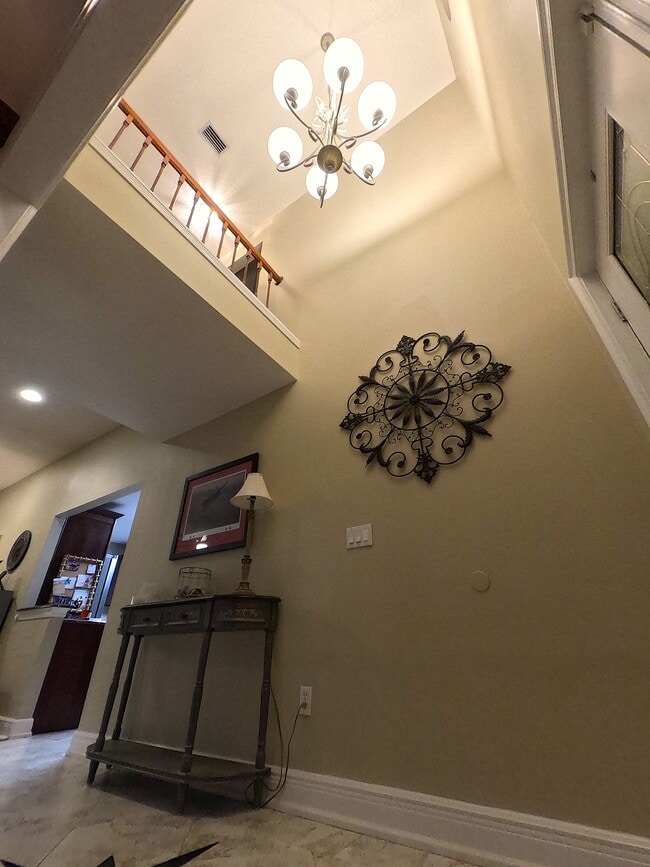 Building Photo - 998 Fay Dr