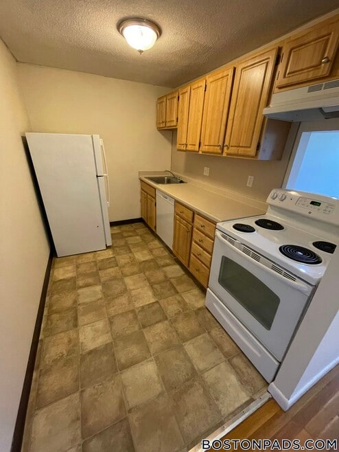 Building Photo - 66 Homer Ave