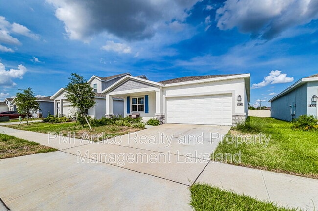 Building Photo - 1121 Deepwater Cir