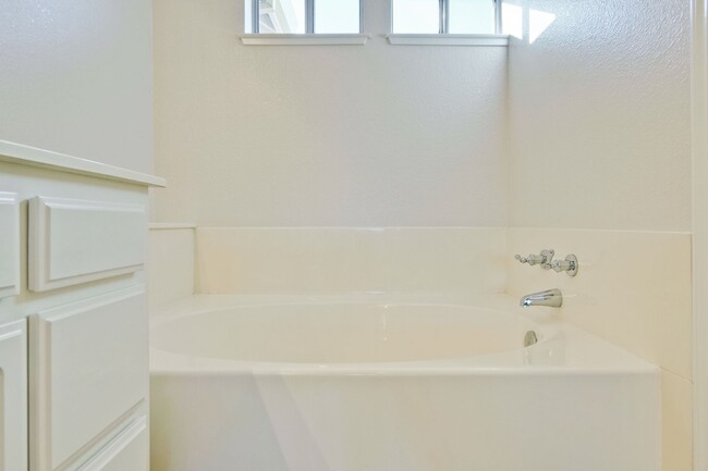 Building Photo - 4616 Hampton Falls Pl