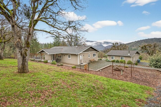 Building Photo - 860 Humbug Creek Rd