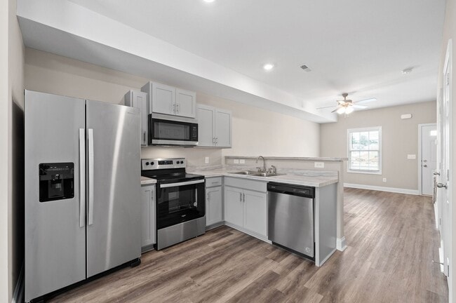 Building Photo - Meadow Hill Townhomes