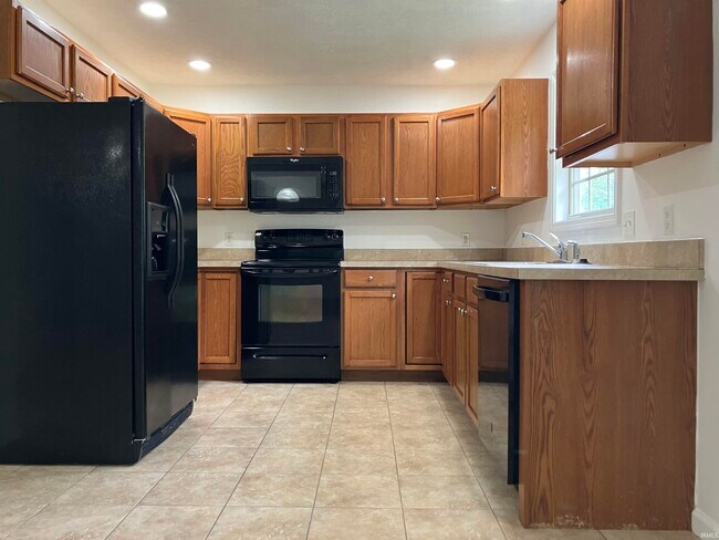 Building Photo - 7872 Sandalwood Dr