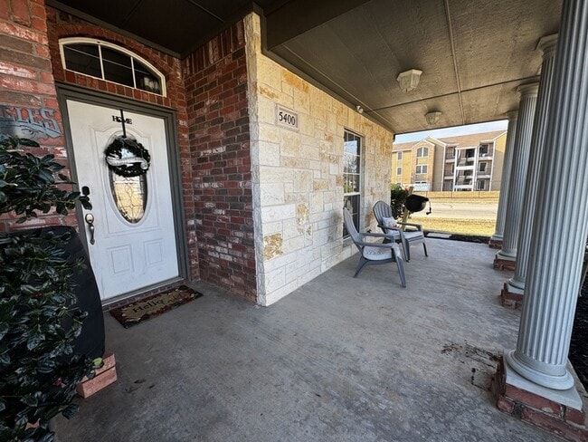 Building Photo - 5400 Flo Dr