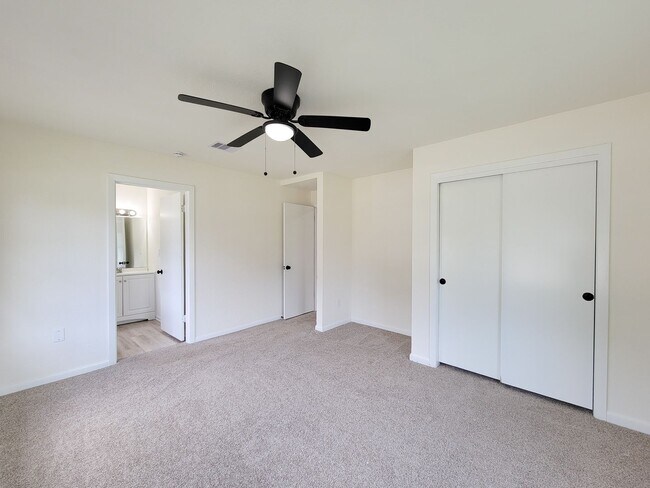 Building Photo - This beautifully remodeled 3-bedroom, 2-bathroom home in the heart of Lake Jackson, Texas, offers...
