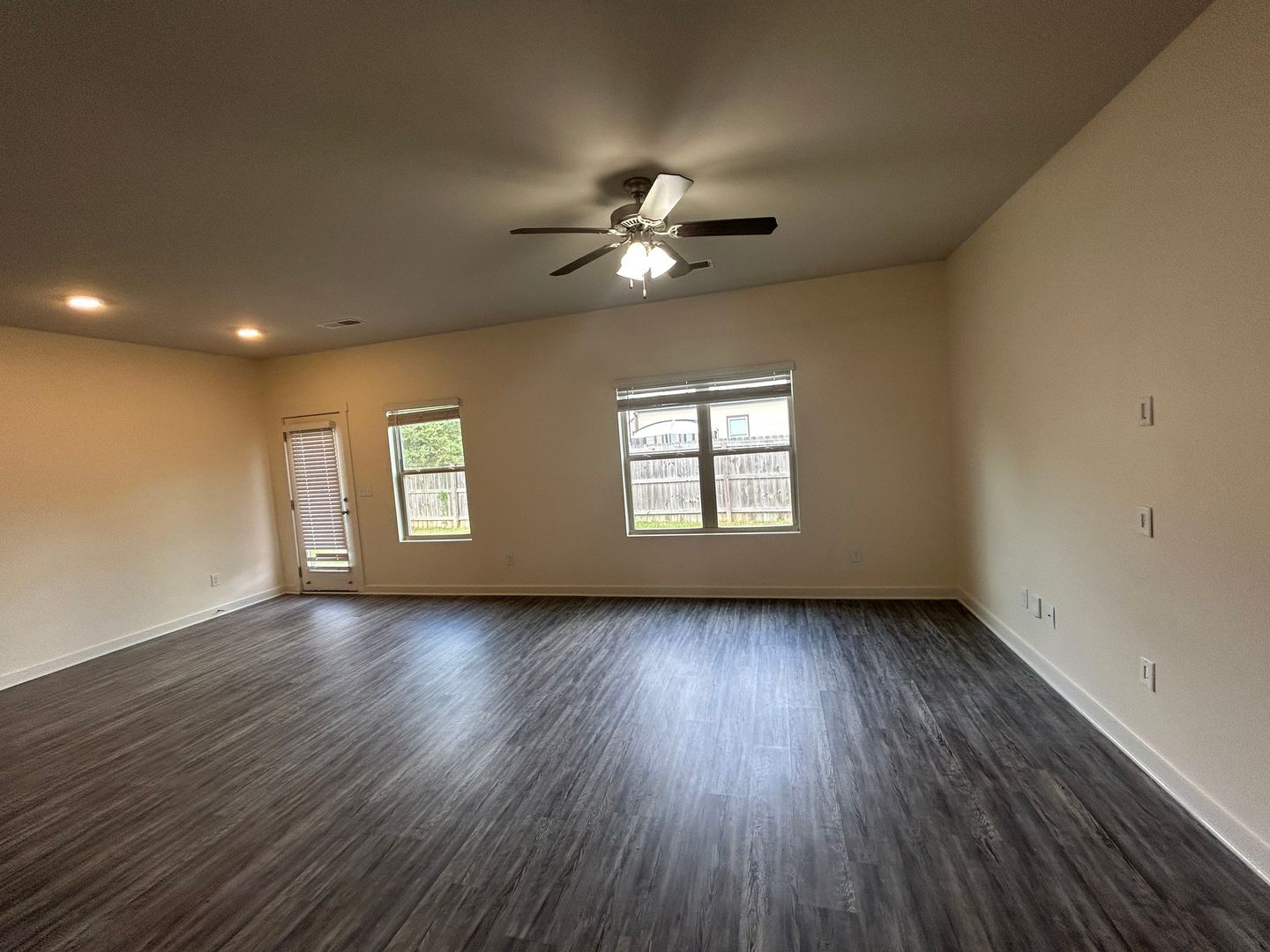 Building Photo - 5715 Cheshire Cove Cir