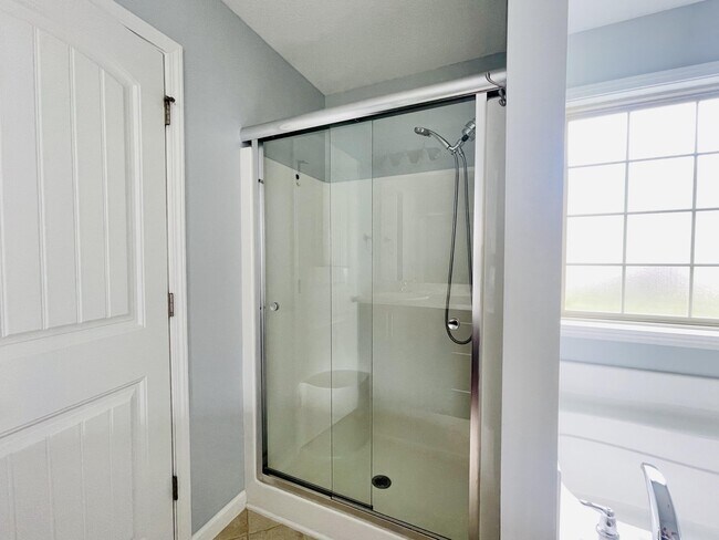 Building Photo - 1020 Saint Charles Way