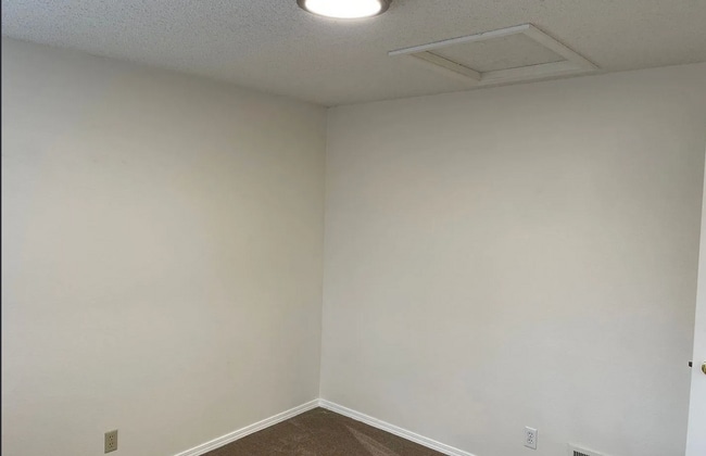 Building Photo - Private End-Unit Condo in Southeast Boise ...