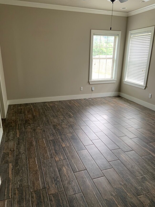 Building Photo - BEAUTIFUL HOME IN GREAT LOCATION!