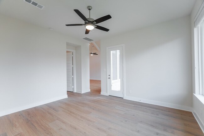 Building Photo - 28156 Graywood Dr