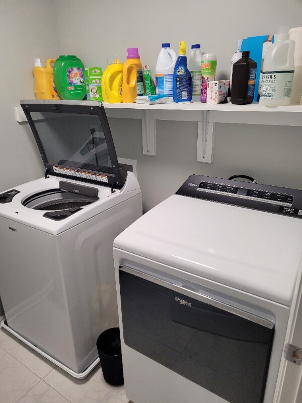 Building Photo - 327 Webster St