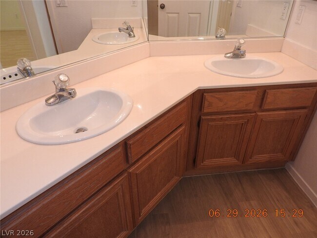 Building Photo - 742 Endicott Ct