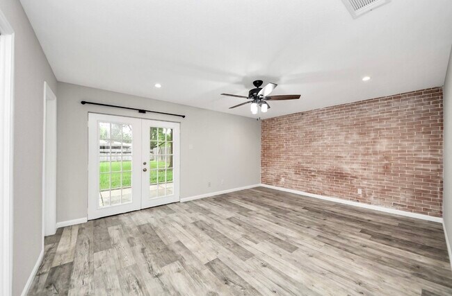Building Photo - 9638 Ravensworth Dr