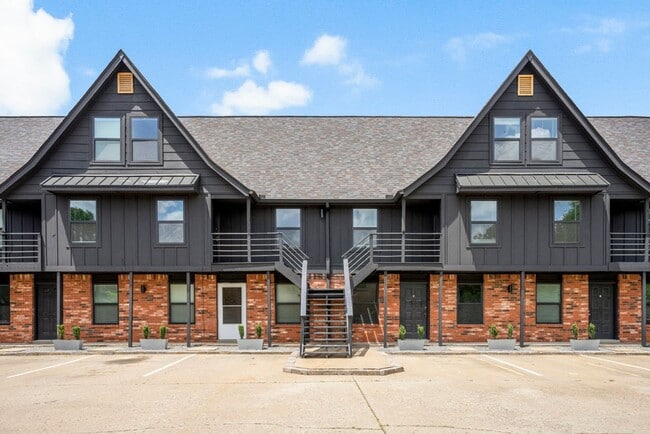 Building Photo - ONYX at 37th