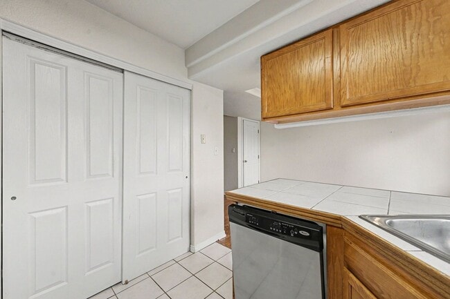 Building Photo - Beautiful 2BR Townhome in Gated Community with 2-Car Garage