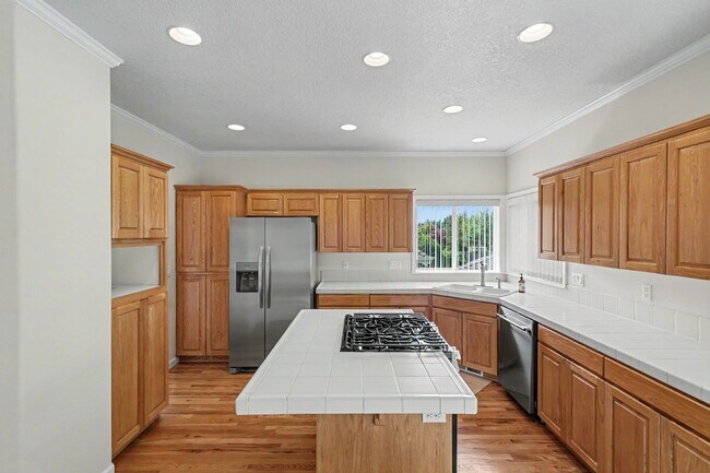 Building Photo - Well-Kept Single-Level 3 bed, 2 bath home in West Salem
