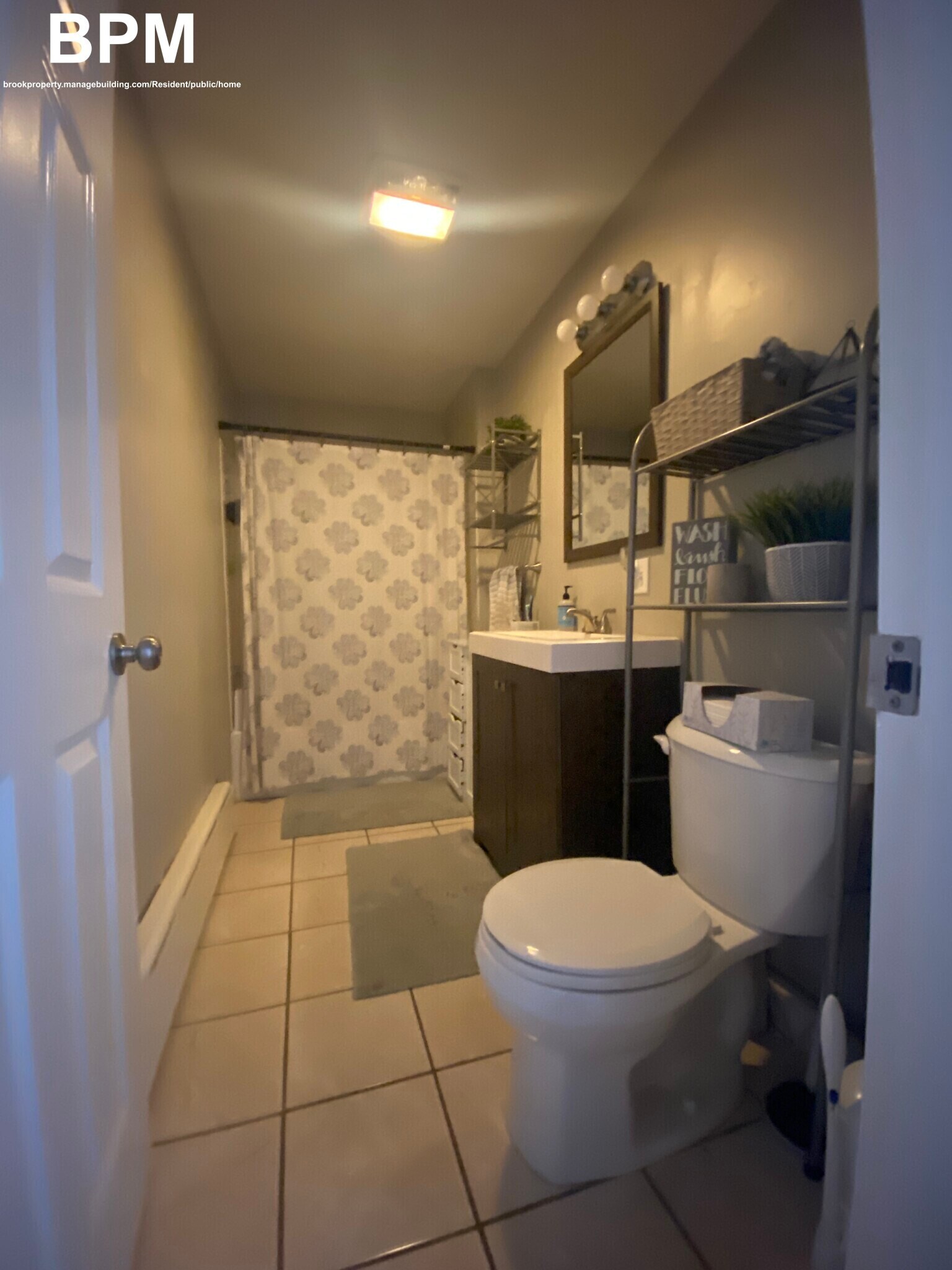 Building Photo - 28 Pond St