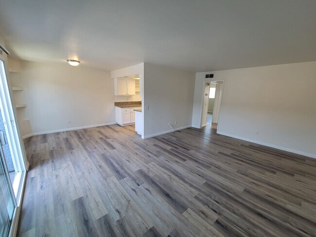 Building Photo - 15000 Burbank Blvd