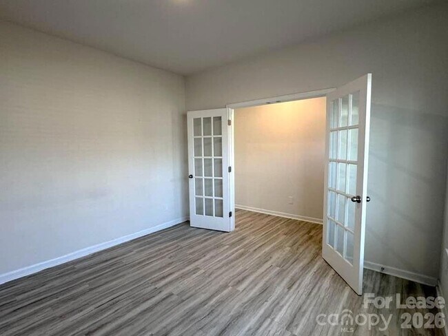 Building Photo - 7898 Old Brk Rd