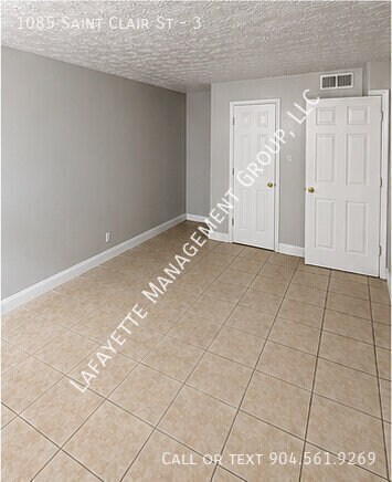 Building Photo - 1085 St Clair St