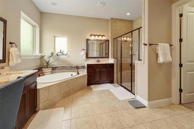 Building Photo - 120 Camp Verde Dr