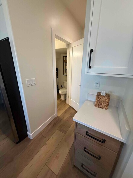 Building Photo - 2159 380 S