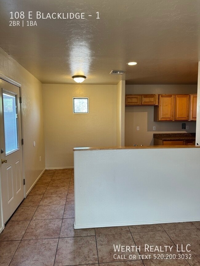 Building Photo - 108 E Blacklidge-1