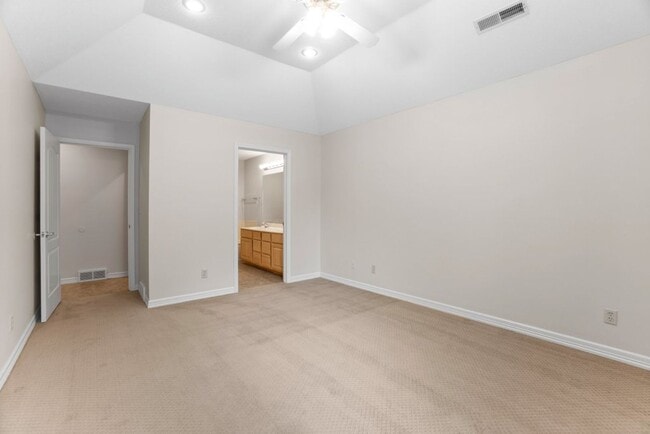 Building Photo - Amblewood 1308/1310