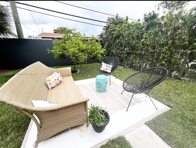 Building Photo - 11241 SW 7th Terrace