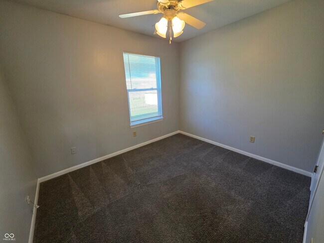 Building Photo - 6165 Pinnacle Blvd