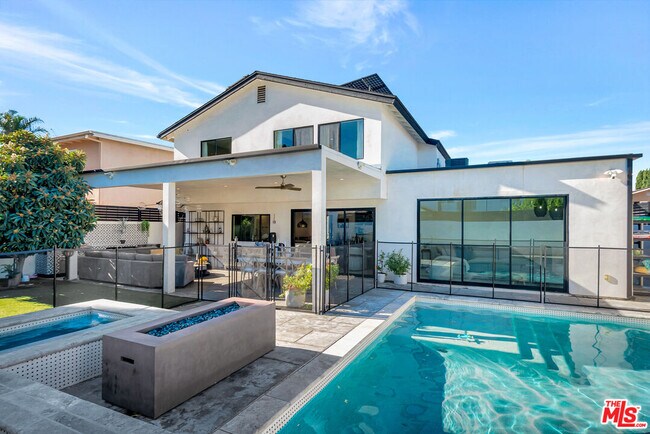 Building Photo - 6324 Geyser Ave