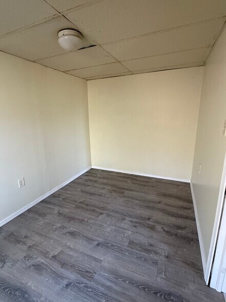 Building Photo - 97 Glenview Ave