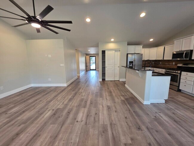 Building Photo - 6009 Pimlico Dr