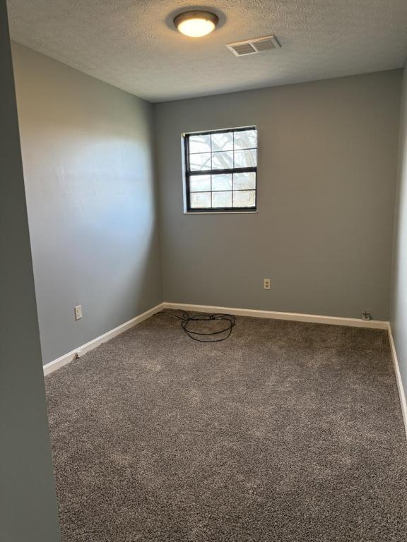 Building Photo - 1210 Clear Ridge Ln