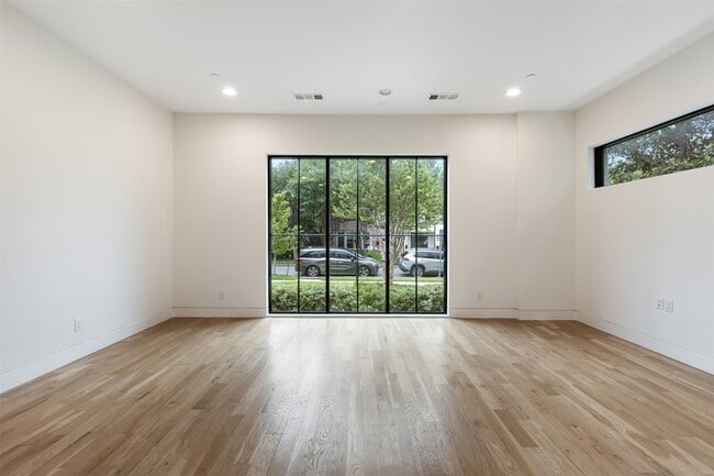 Building Photo - 3526 Asbury St