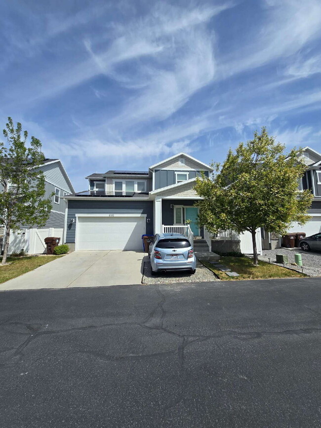 Building Photo - 3 bed 2.5 bath home for Rent. Pet Friendly!